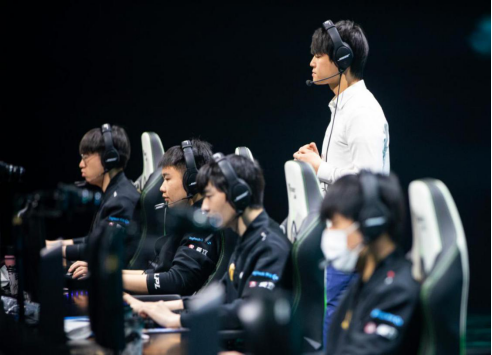 EWC 电竞世界杯落幕 AG.AL 荣膺双冠 OBSBOT AI 技术全程追踪