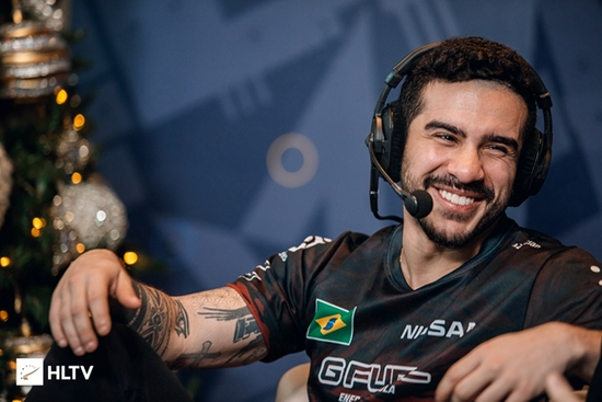 王者荣耀十周年现场玩家热战英雄策略对战